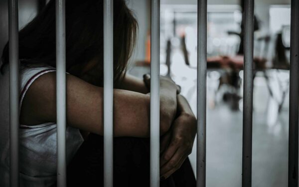Woman Arrested for Selling Fake WhatsApp Accounts in Pakistan Woman Arrested for Selling Fake WhatsApp Accounts in Pakistan