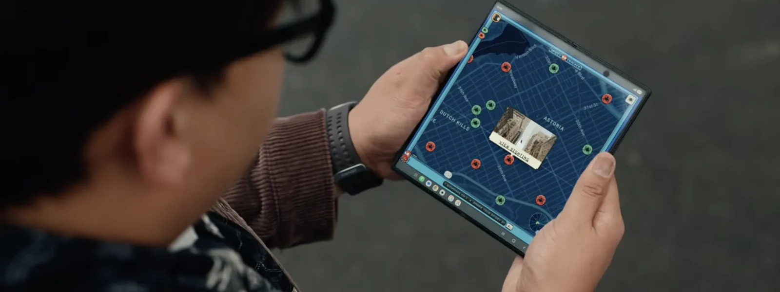 Samsung Teases New Foldable Phone Design in Spider-Man Teaser Samsung Teases New Foldable Phone Design in Spider-Man Teaser