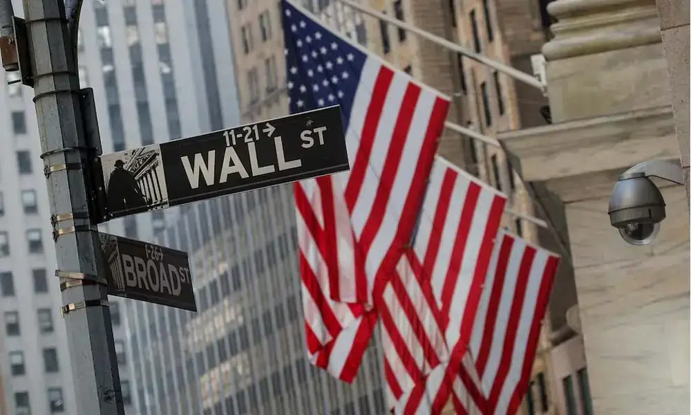 US stocks decline amid rising oil prices and semiconductor concerns US stocks decline amid rising oil prices and semiconductor concerns