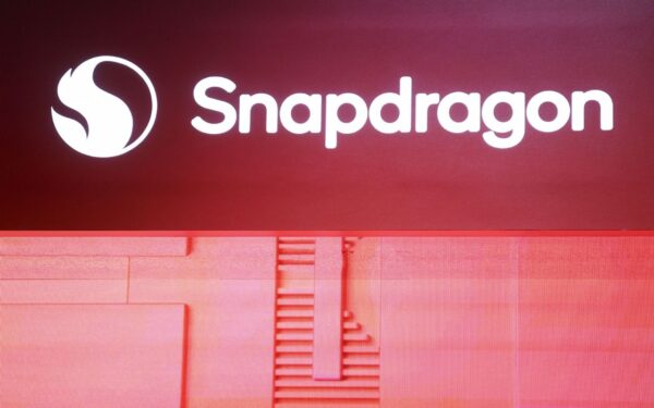 Qualcomm forecasts weaker earnings due to Apple decline Qualcomm forecasts weaker earnings due to Apple decline