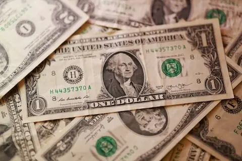 US dollar near one-week high amid Gulf tensions US dollar near one-week high amid Gulf tensions