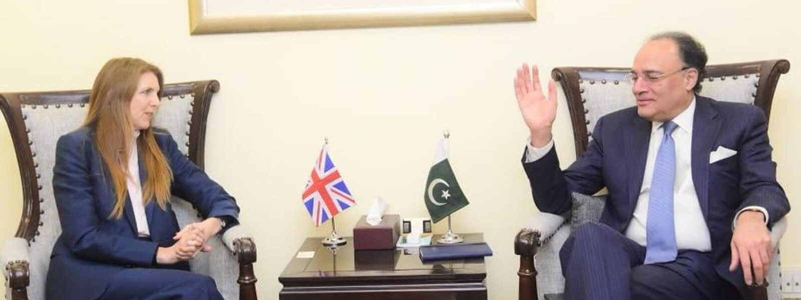 Finance Minister, British High Commissioner Discuss Economic Cooperation Finance Minister, British High Commissioner Discuss Economic Cooperation
