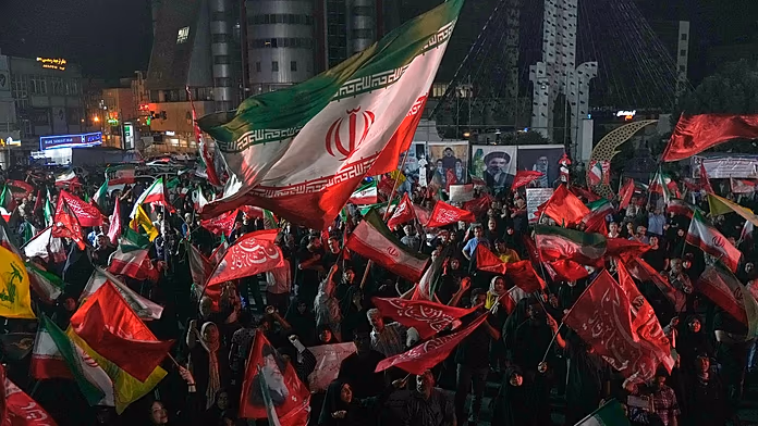 US Continues Nightly Strikes on Iran US Continues Nightly Strikes on Iran
