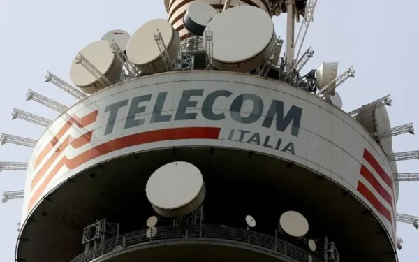 Telecom Italia board approves Poste Italiane’s takeover bid Telecom Italia board approves Poste Italiane’s takeover bid