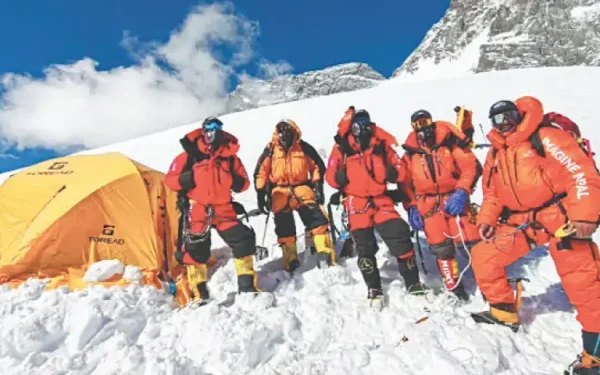 Alpine Club seeks helicopter support for missing climbers on Broad Peak Alpine Club seeks helicopter support for missing climbers on Broad Peak