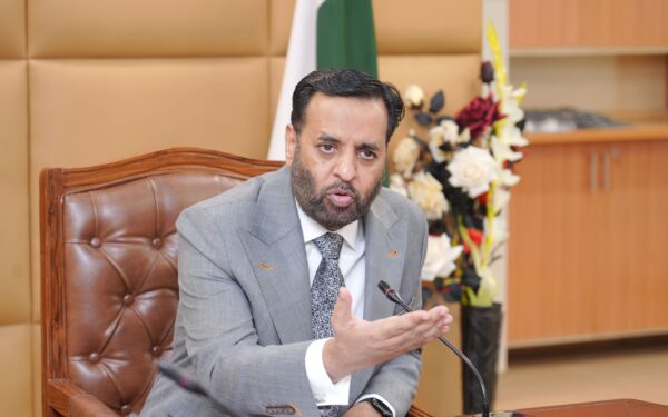 Federal Minister Kamal Emphasizes Collaboration to Eradicate Rabies Deaths