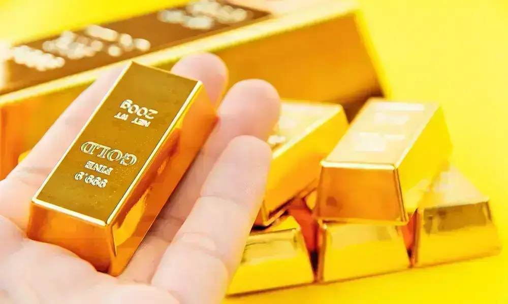 Gold prices surge in Pakistan as international rates rise Gold prices surge in Pakistan as international rates rise