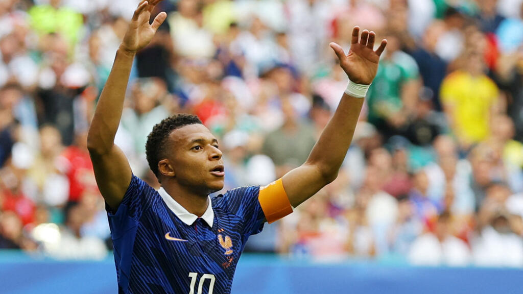 Mbappé breaks World Cup goals record Mbappé breaks World Cup goals record