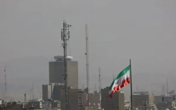 Iran threatens full-scale offensive if US strikes continue Iran threatens full-scale offensive if US strikes continue