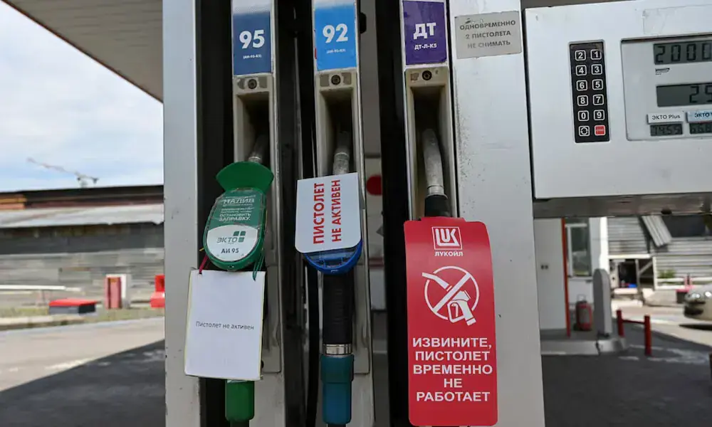 Russian Drivers Face Unprecedented Fuel Shortages Russian Drivers Face Unprecedented Fuel Shortages