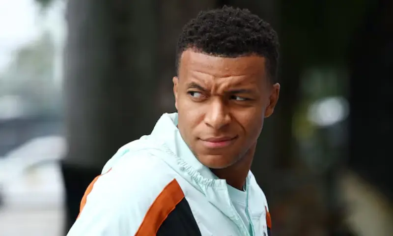 Mbappe overtakes Messi to become World Cup's all-time top scorer Mbappe overtakes Messi to become World Cup's all-time top scorer
