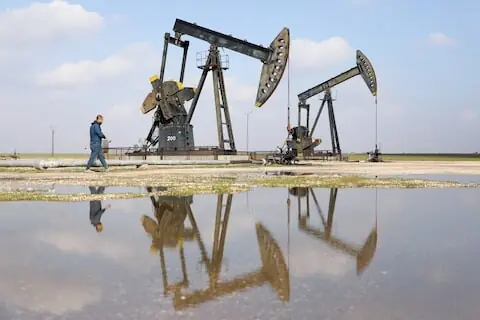 Oil prices drop as increased supply offsets tensions Oil prices drop as increased supply offsets tensions