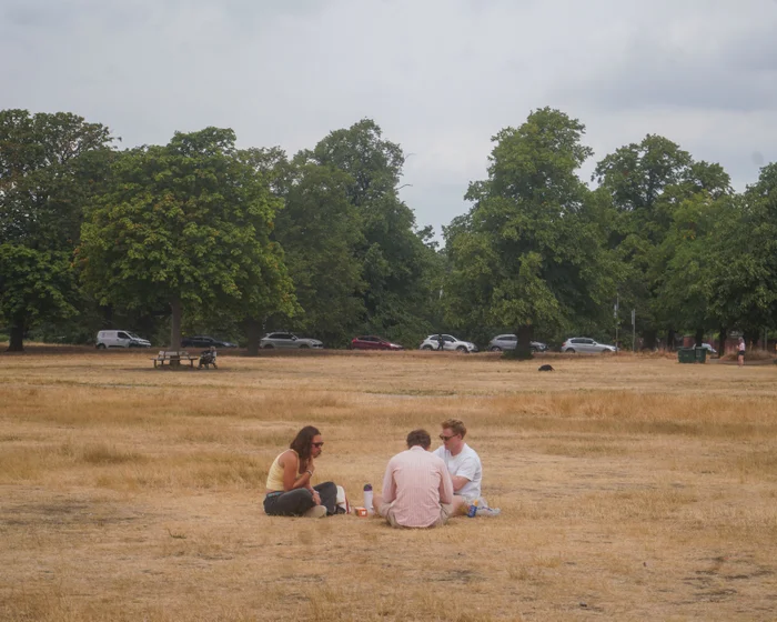 Heat alerts issued for southern and central England Heat alerts issued for southern and central England