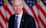 US official defends Iran war strategy amid mounting criticism US official defends Iran war strategy amid mounting criticism