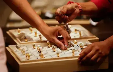 Gold faces biggest weekly loss in six weeks amid Iran-US tensions Gold faces biggest weekly loss in six weeks amid Iran-US tensions