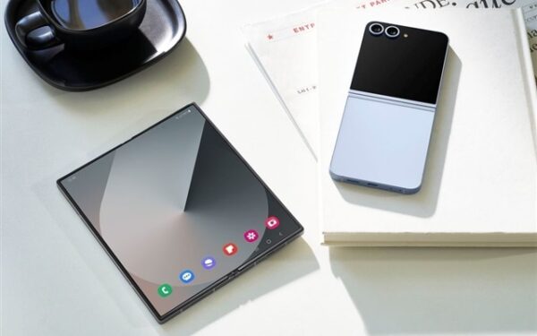 Apple and Samsung Shift to 4:3 Aspect Ratio in Foldable Smartphone Designs