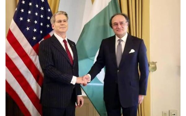 Pakistan Seeks  Billion US Facility to Boost Foreign Exchange Reserves