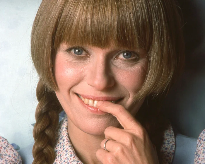 Actress Louise Lasser, Star of Cult Sitcom Mary Hartman, Dies at 87