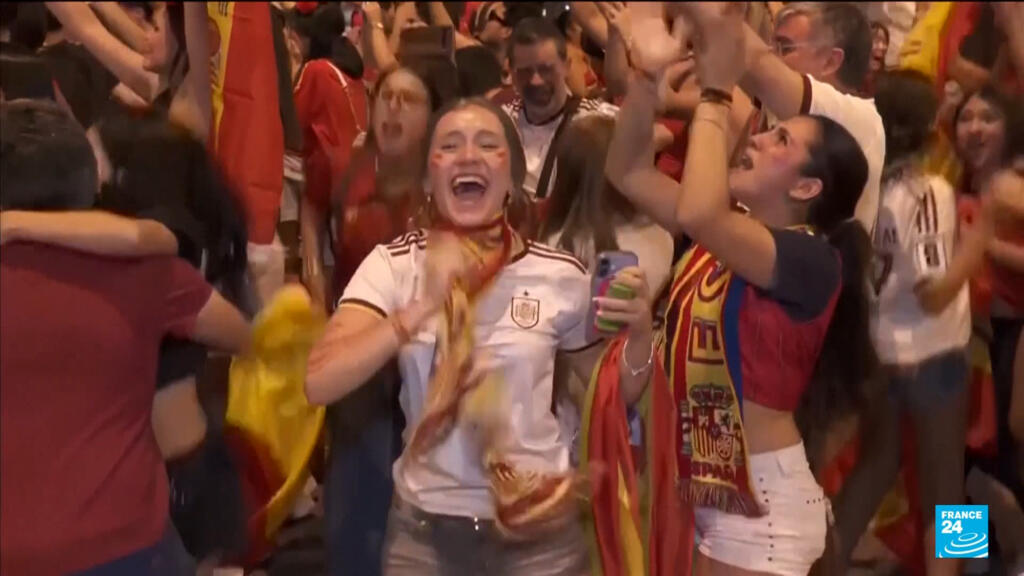 Spanish and Argentine fans react after World Cup final Spanish and Argentine fans react after World Cup final