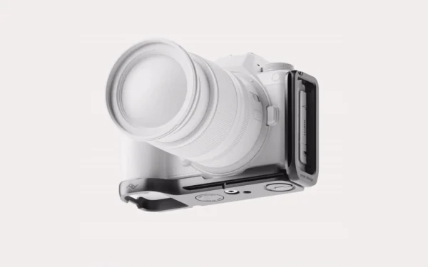 Peak Design introduces Field Bracket with built-in finder tag Peak Design introduces Field Bracket with built-in finder tag