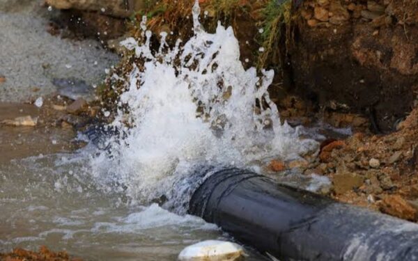 Karachi Water Pipeline Remains Damaged Despite Five Months of Dispute Karachi Water Pipeline Remains Damaged Despite Five Months of Dispute