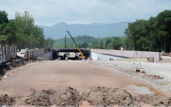 Park Road Underpass Delayed, Causing Traffic Congestion Park Road Underpass Delayed, Causing Traffic Congestion