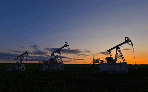 Petroleum Sales Surge in Pakistan as Fuel Prices Drop Petroleum Sales Surge in Pakistan as Fuel Prices Drop