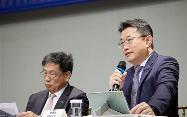 AUO warns of second-half panel demand pressure AUO warns of second-half panel demand pressure