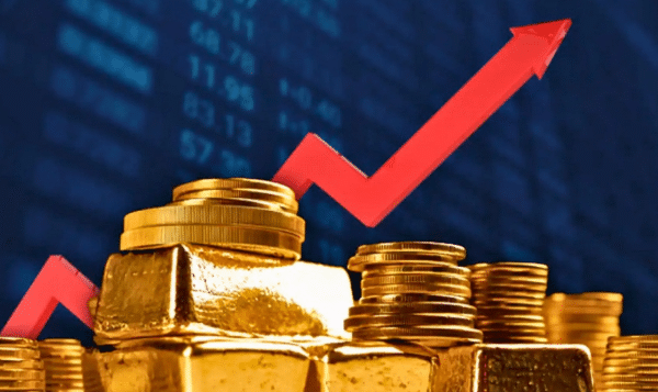 Gold Prices Soar by Rs. 10,000 in Pakistan Gold Prices Soar by Rs. 10,000 in Pakistan