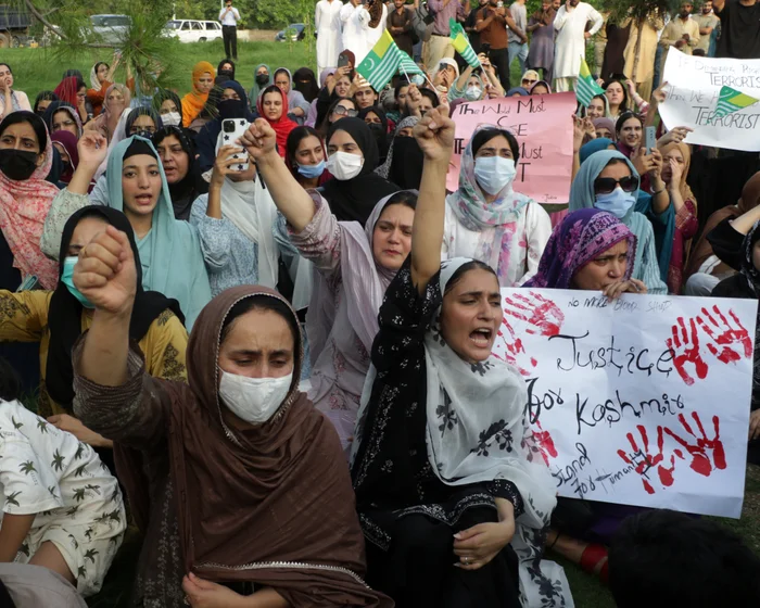 Pakistani authorities restrict international media reporting Pakistani authorities restrict international media reporting