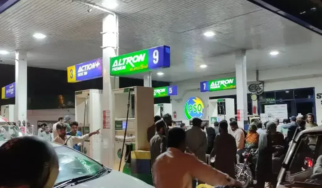 Government cuts petrol and diesel prices Government cuts petrol and diesel prices