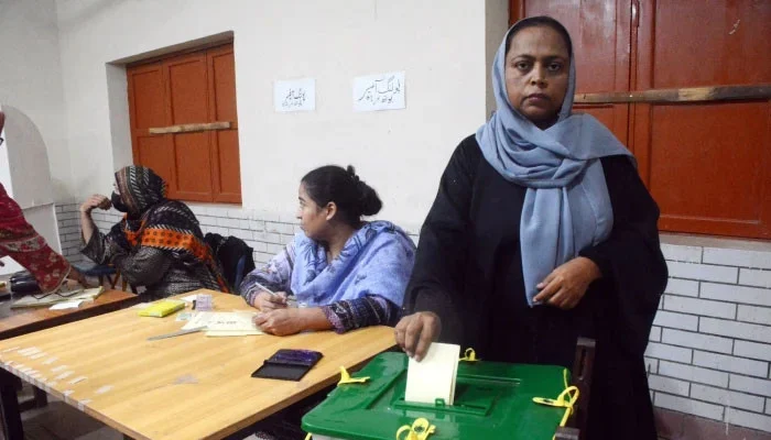 PML-N and PPP secure one seat each in AJK polls PML-N and PPP secure one seat each in AJK polls