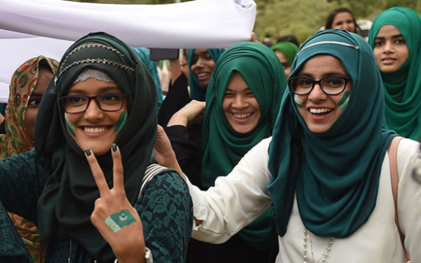 Young Pakistanis Embrace Modern Tools for Independence Day Celebrations Young Pakistanis Embrace Modern Tools for Independence Day Celebrations