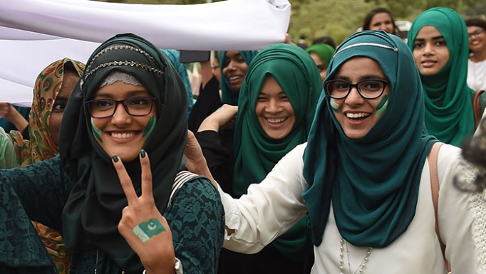 Young Pakistanis Embrace Modern Tools for Independence Day Celebrations Young Pakistanis Embrace Modern Tools for Independence Day Celebrations