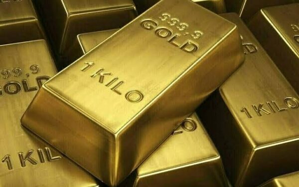 Gold prices drop by Rs500 per tola Gold prices drop by Rs500 per tola