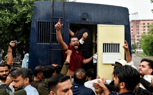 Pro-Kashmir activists arrested in Lahore Pro-Kashmir activists arrested in Lahore