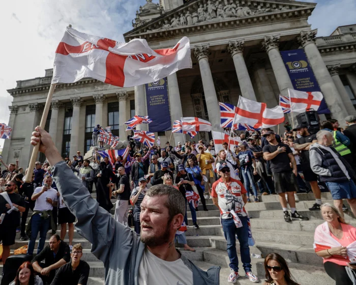 Far-right protests continue in Portsmouth against immigration Far-right protests continue in Portsmouth against immigration