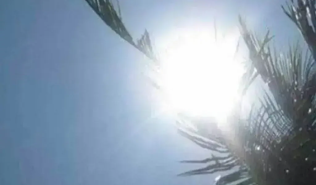 Karachi experiences record-breaking heat in September Karachi experiences record-breaking heat in September