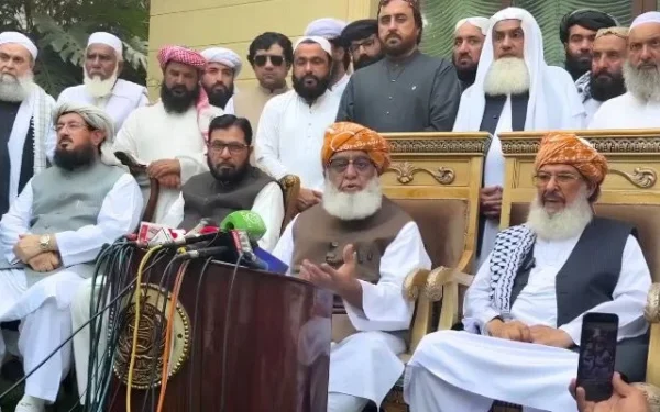 JUI-F Chief Declares No-Confidence Motion Stance JUI-F Chief Declares No-Confidence Motion Stance