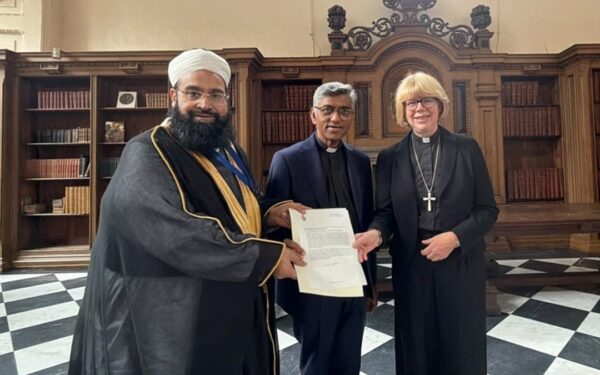 Pakistani Scholar Wins Hubert Walter Award for Interfaith Harmony Pakistani Scholar Wins Hubert Walter Award for Interfaith Harmony