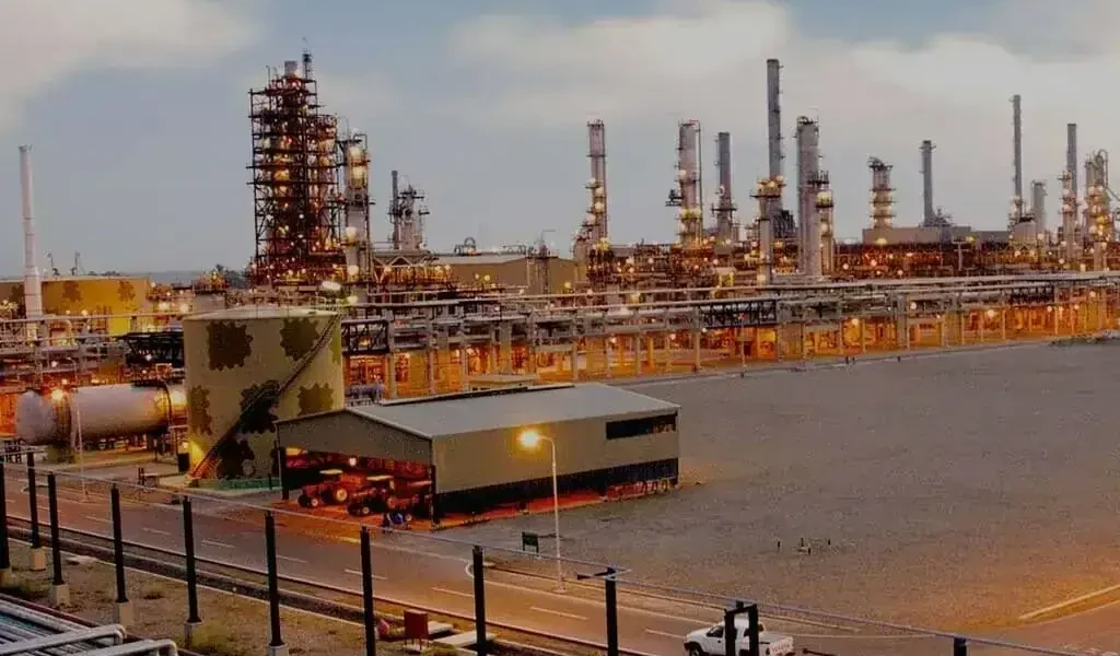Government to impose penalties on non-compliant oil refineries