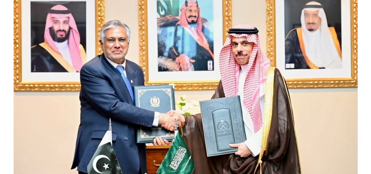 Pakistan, Saudi Arabia Sign Visa-Free Agreement for Diplomatic Passengers Pakistan, Saudi Arabia Sign Visa-Free Agreement for Diplomatic Passengers