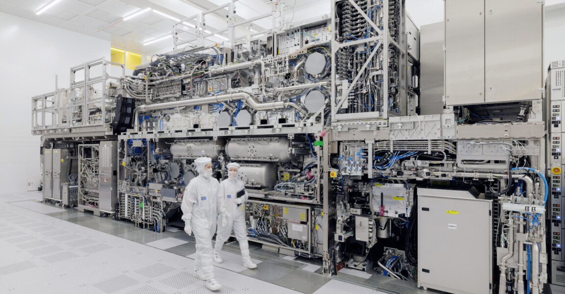 Chipmakers Adopt ASML’s 0M EUV Machines for Advanced Chip Production