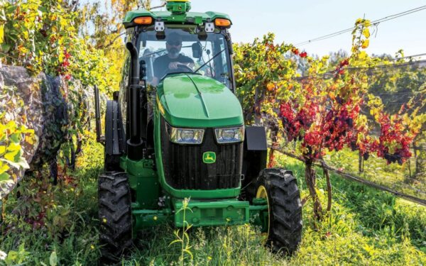 Farmer struggles with John Deere’s self-repair service