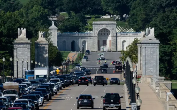 Trump plans military complex at Washington arch Trump plans military complex at Washington arch