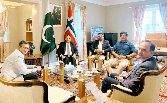Ambassador Asim Meets Delegation from Pakistani Universities Ambassador Asim Meets Delegation from Pakistani Universities