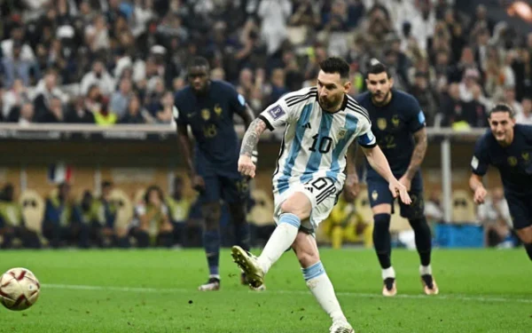Messi scores first goal for Argentina in World Cup final