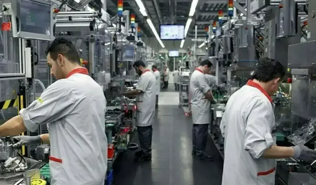 Thai Factory Output Surpasses Expectations in August