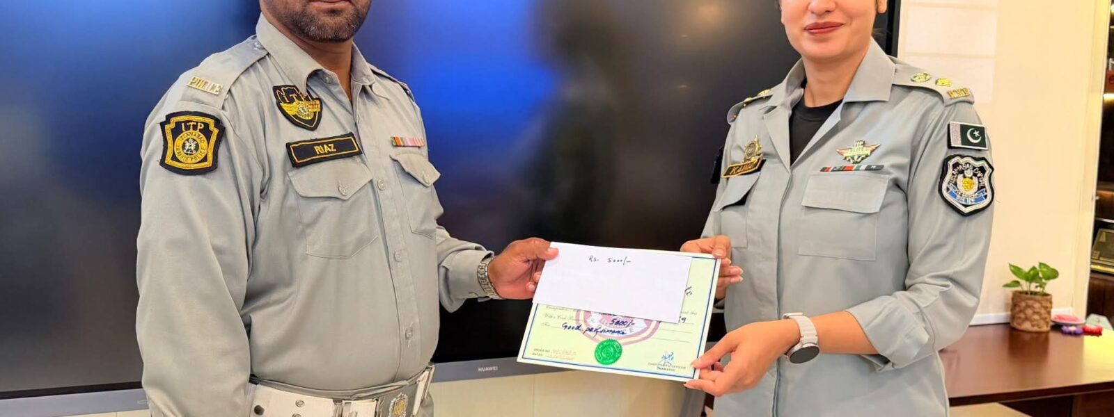 CTO Honors Honest Traffic Officer CTO Honors Honest Traffic Officer