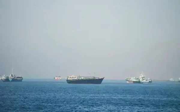 Strait of Hormuz sees reduced ship traffic amid regional tensions Strait of Hormuz sees reduced ship traffic amid regional tensions